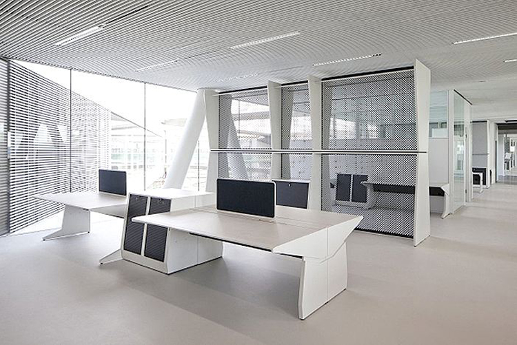 辦公室裝修設(shè)計(jì)中如何合理搭配設(shè)計(jì)好窗戶？(圖2)