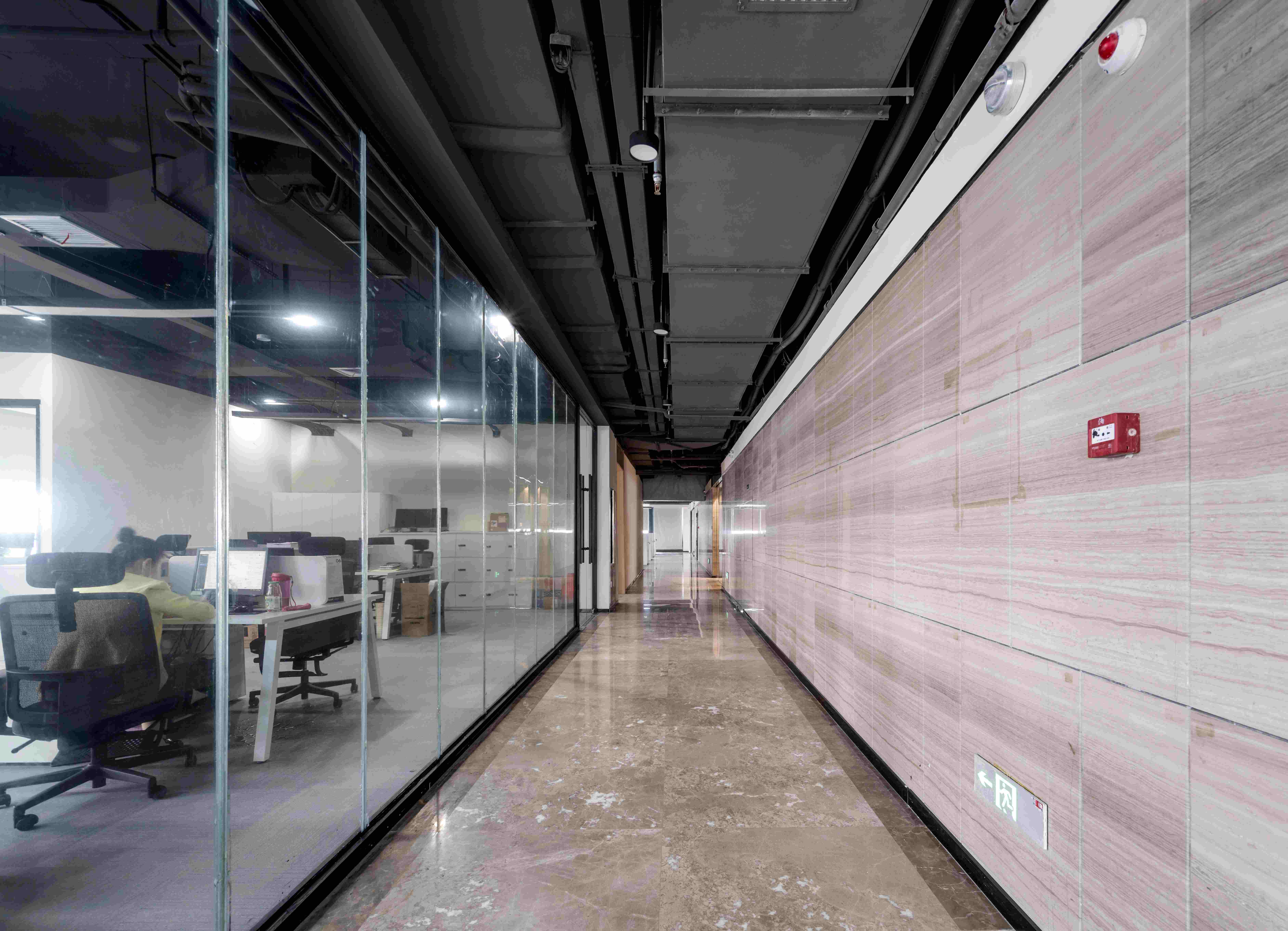 【萬(wàn)工項(xiàng)目】立升凈水(武漢)辦公室裝修項(xiàng)目完美交付并投入使用(圖16) 【萬(wàn)工項(xiàng)目】立升凈水(武漢)辦公室裝修項(xiàng)目完美交付并投入使用(圖16)