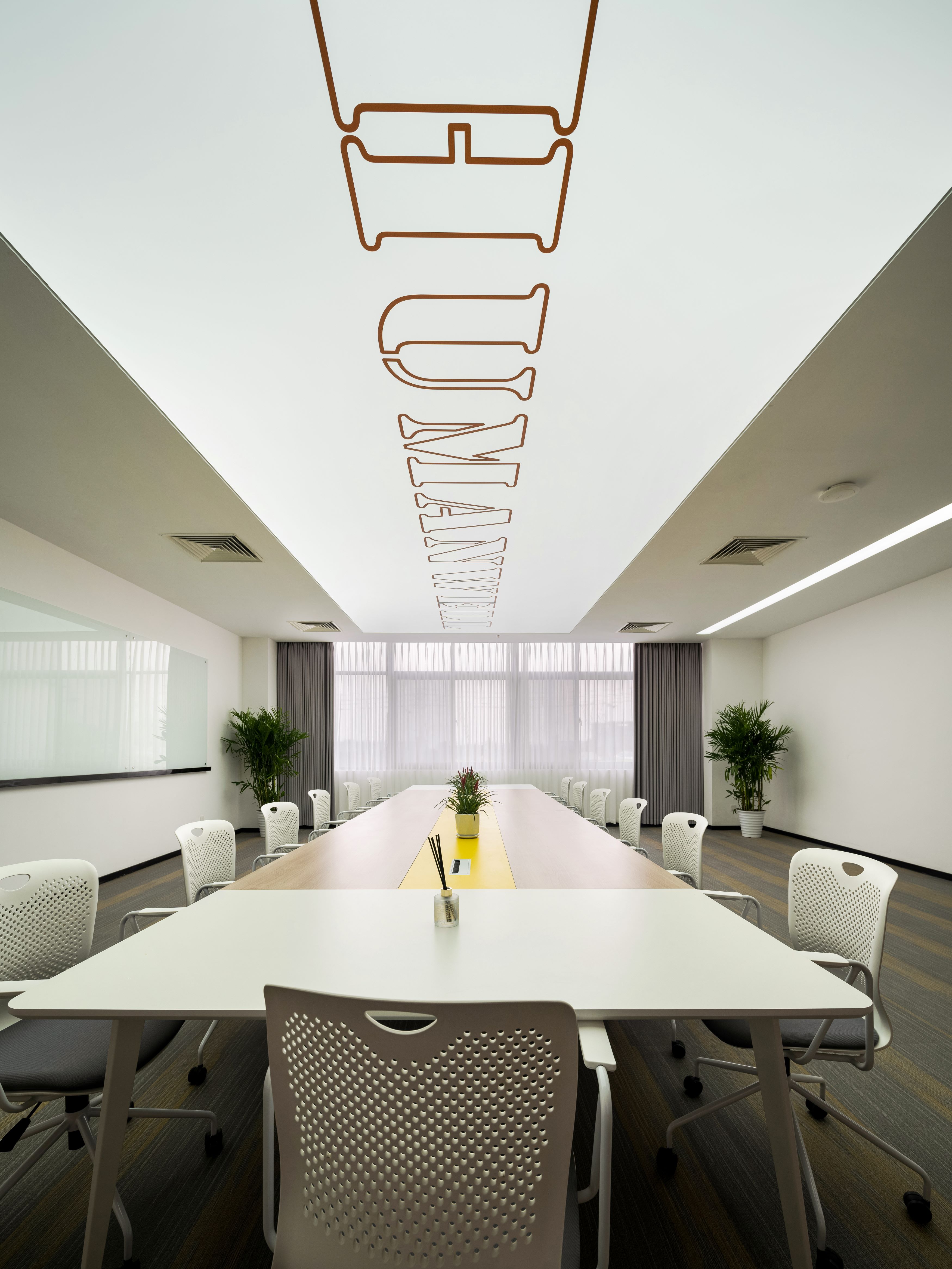 【完工案例】人福醫(yī)藥黃岡總部辦公室裝修完工！(圖5)